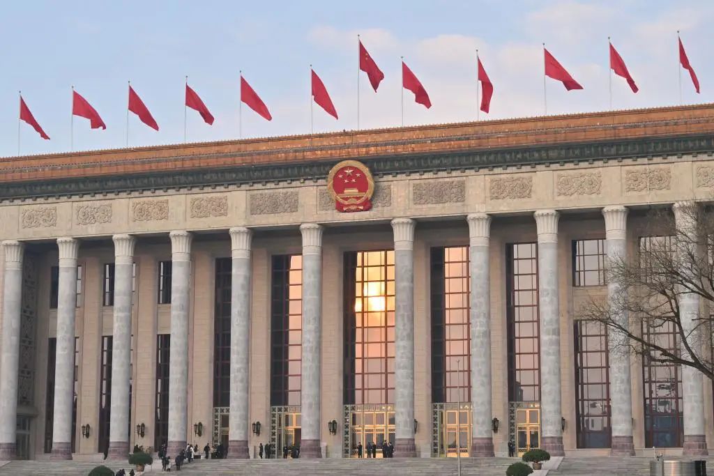 李強(qiáng)提到：新型儲(chǔ)能、“沙戈荒”、海上風(fēng)電